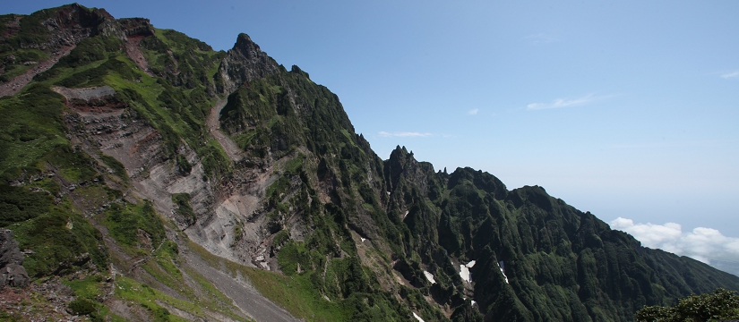 img5b5d5d_018343.jpg